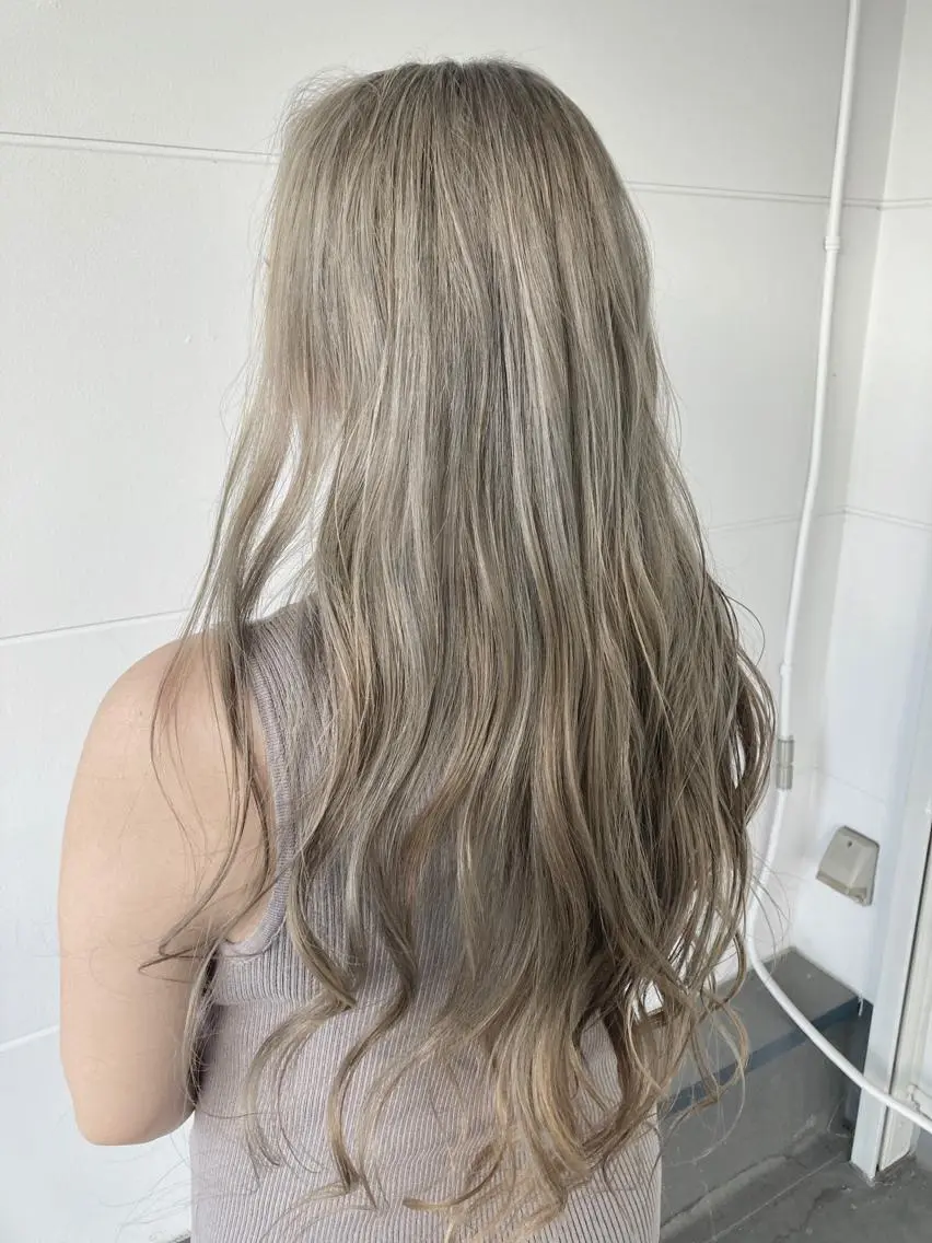 ロング タカツド ユウキのヘアスタイル