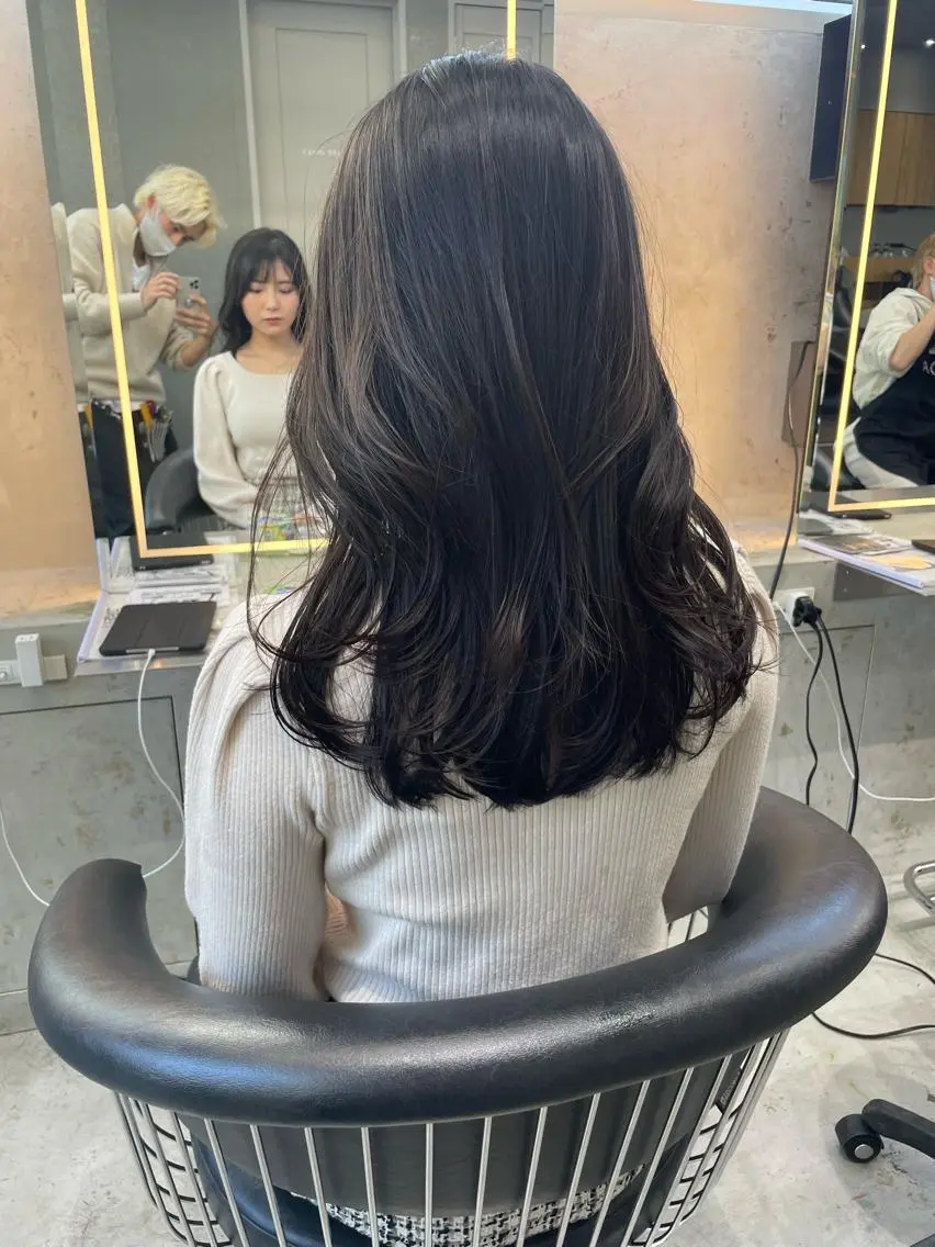 セミロング 縮毛矯正 髪質改善 韓国風レイヤー 吉田のヘアスタイル