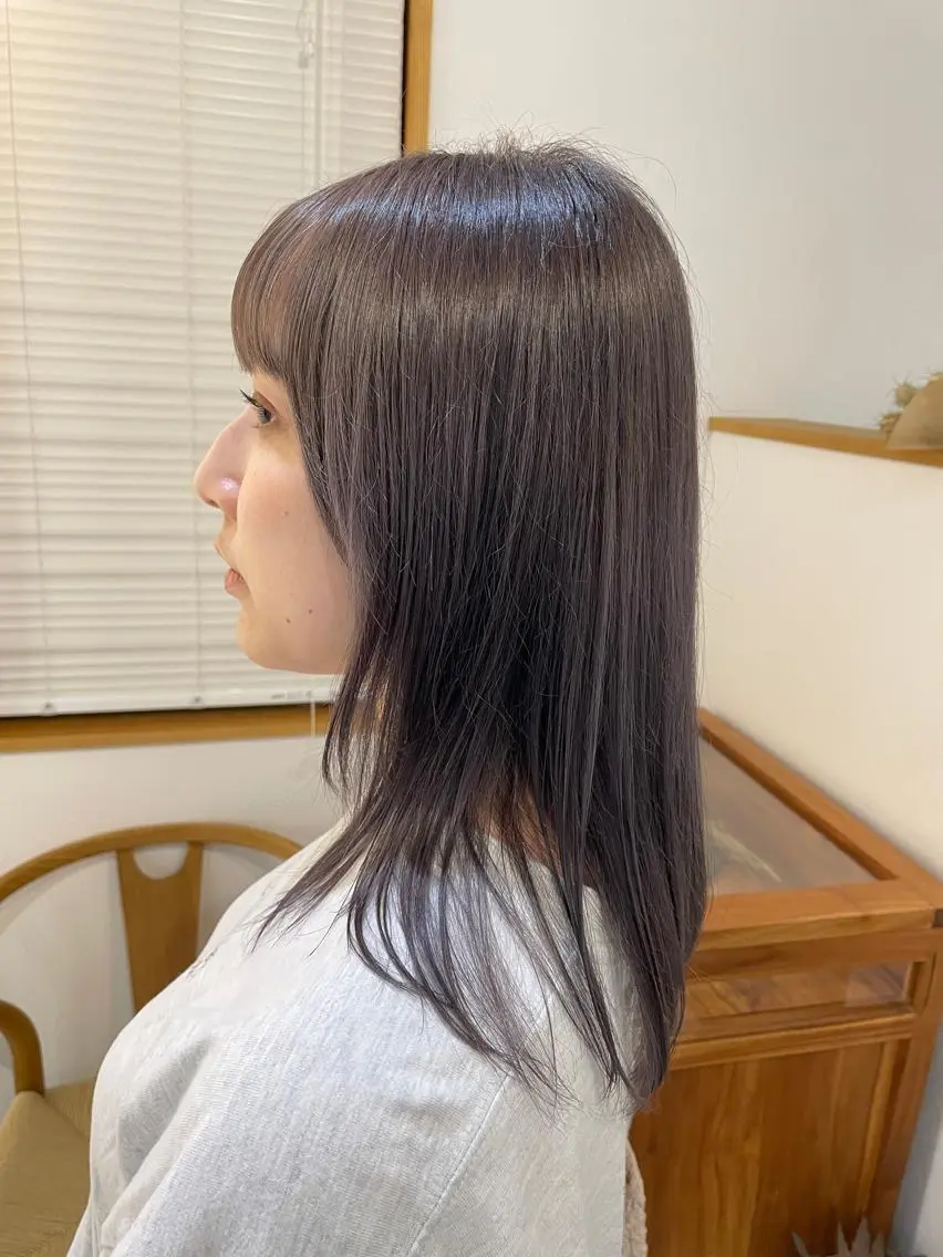 セミロング カラー ブリーチ 透明感カラー グレージュ ラベンダーカラー ラベンダーグレージュ タケウチ サトミのヘアスタイル
