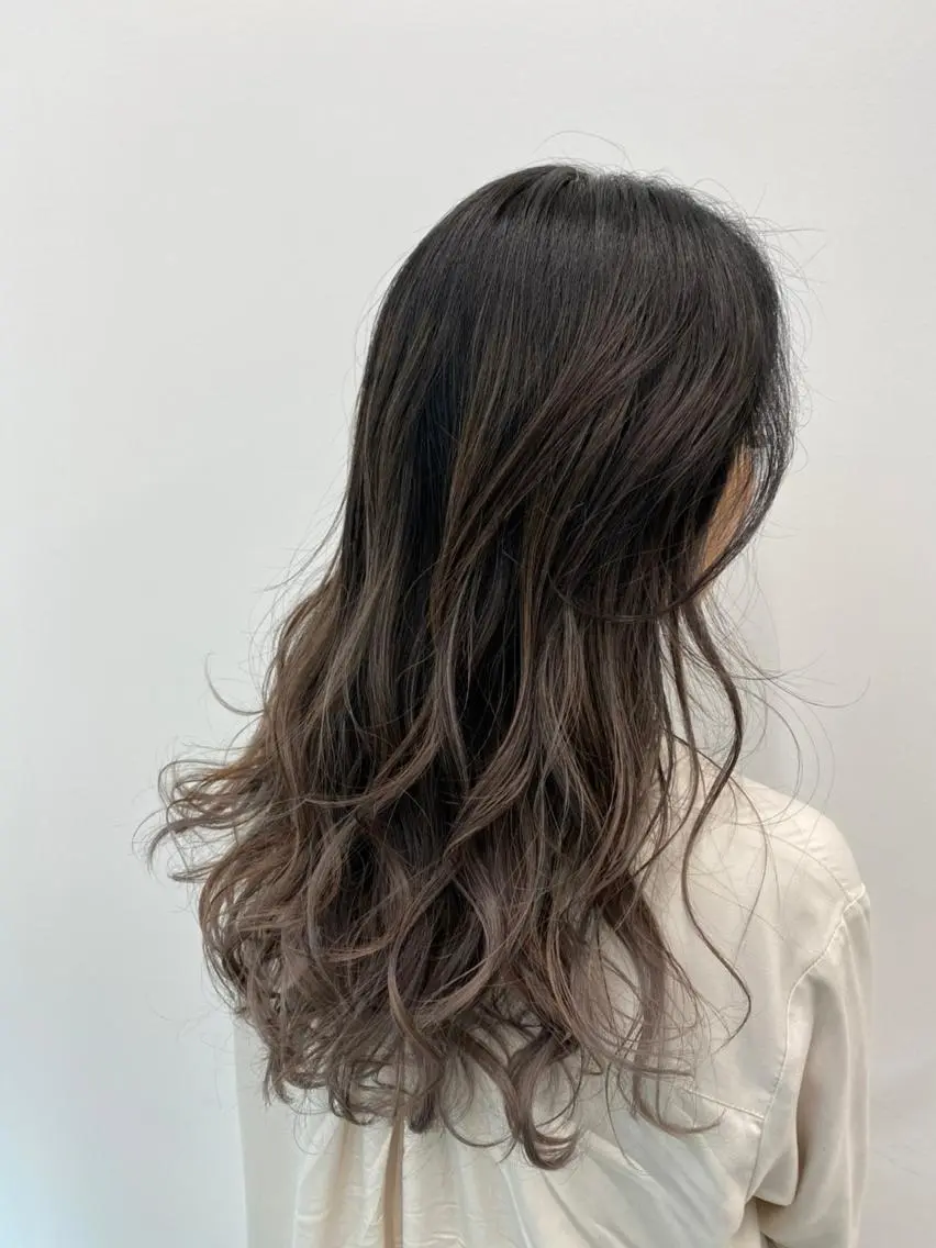 ロング カラー グラデーションカラー 【公式】amble luxe池袋東口🩷のヘアスタイル