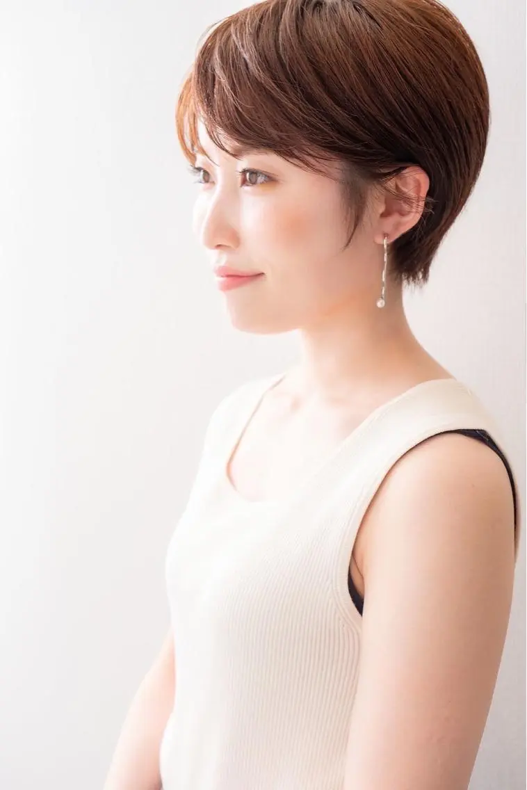 ショート カラー ショートボブ 丸みショート アッシュ アッシュブラウン バレイヤージュ 井村 拓未のヘアスタイル