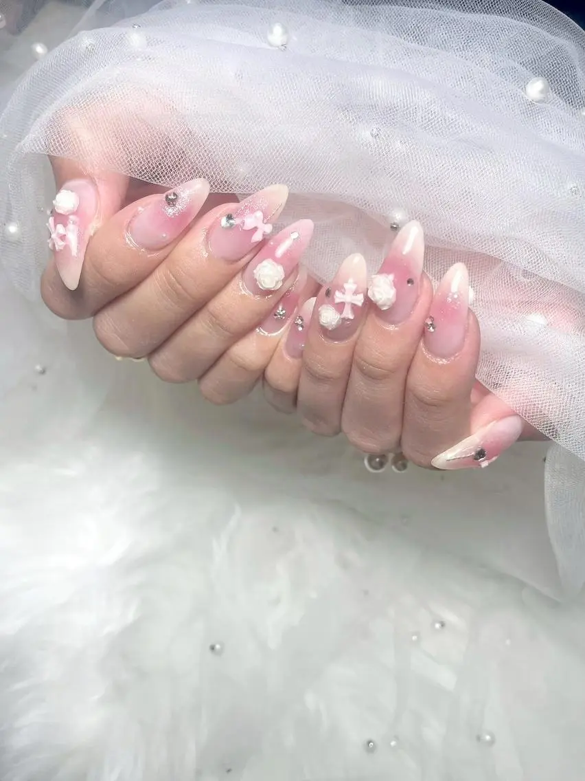 ネイル PEEKABOO 旧:momo京橋のネイルデザイン