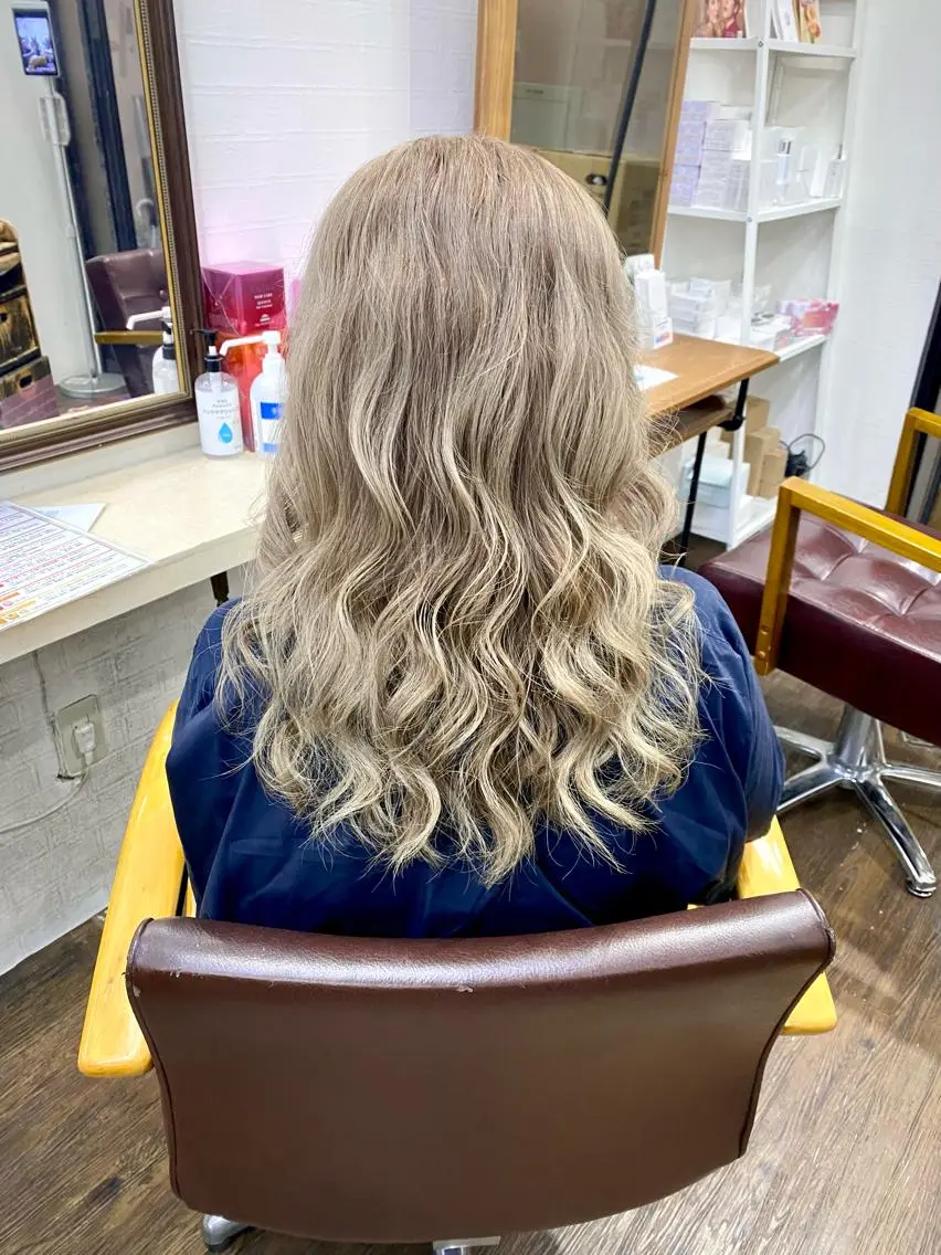 ミディアム カラー ヘアカラー ブリーチカラー特化 U-topia小島のヘアスタイル