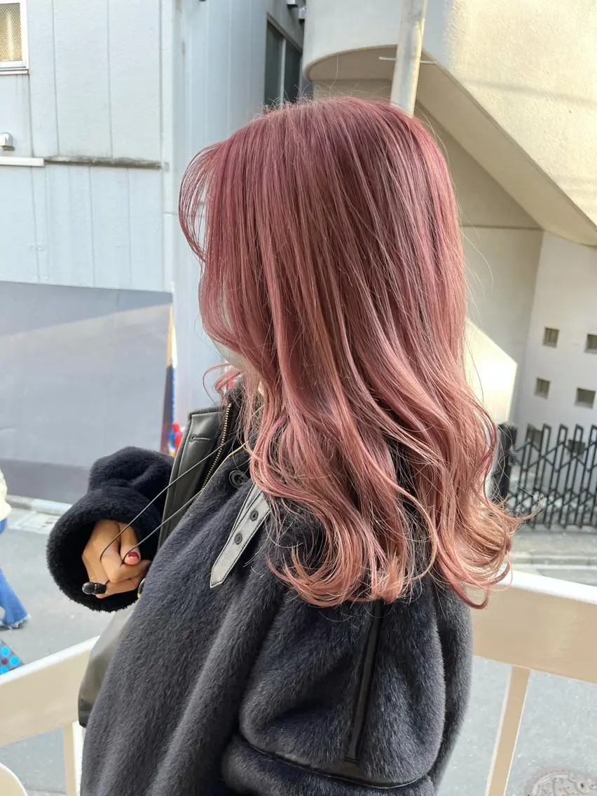 ロング カラー エクステ ハイトーン 💭黒崎ハルカのヘアスタイル