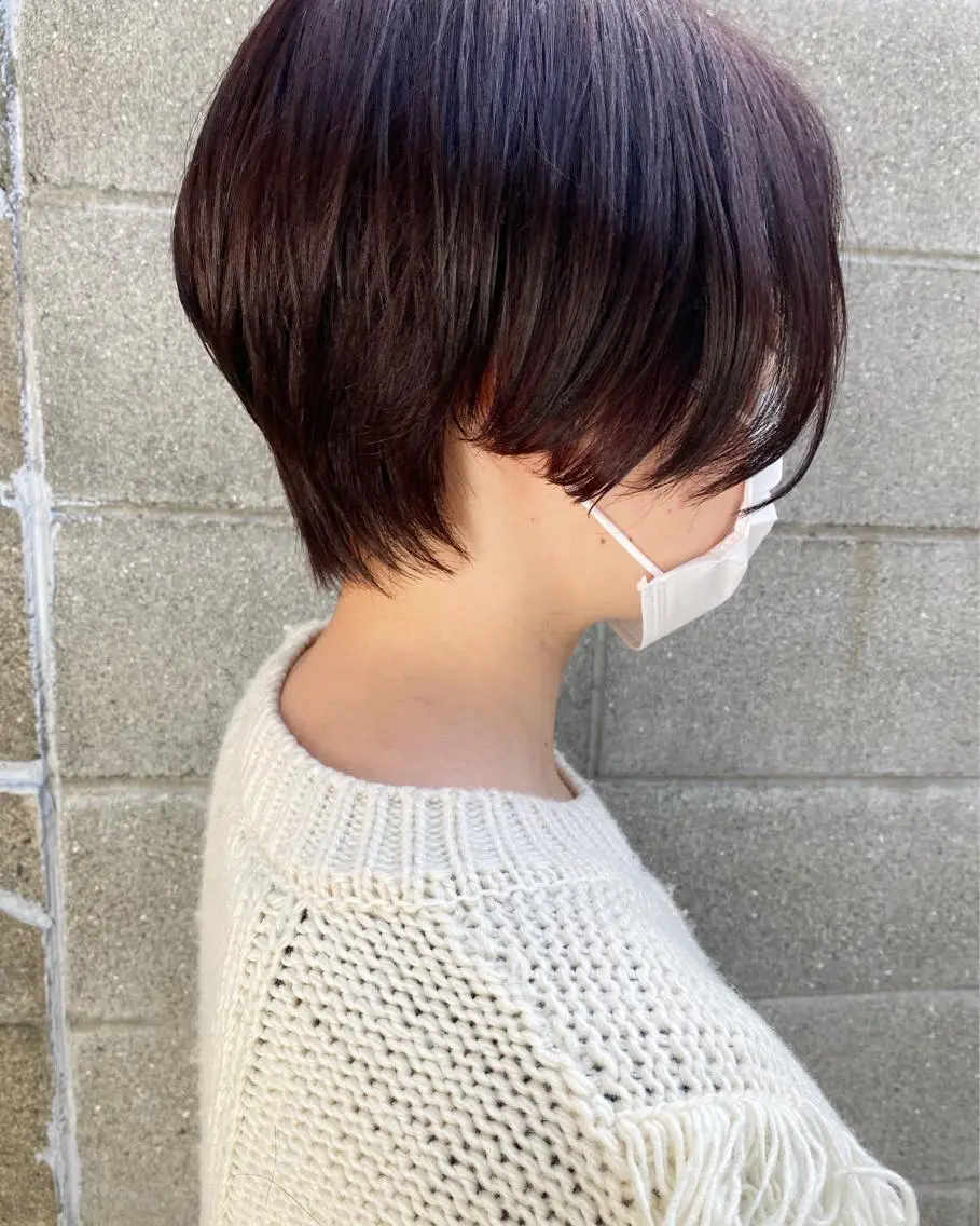 ショート カラー ハンサムショート ブリーチ ボルドーカラー ブリーチなしカラー ショートヘア tonari 梅田、中崎町のヘアスタイル