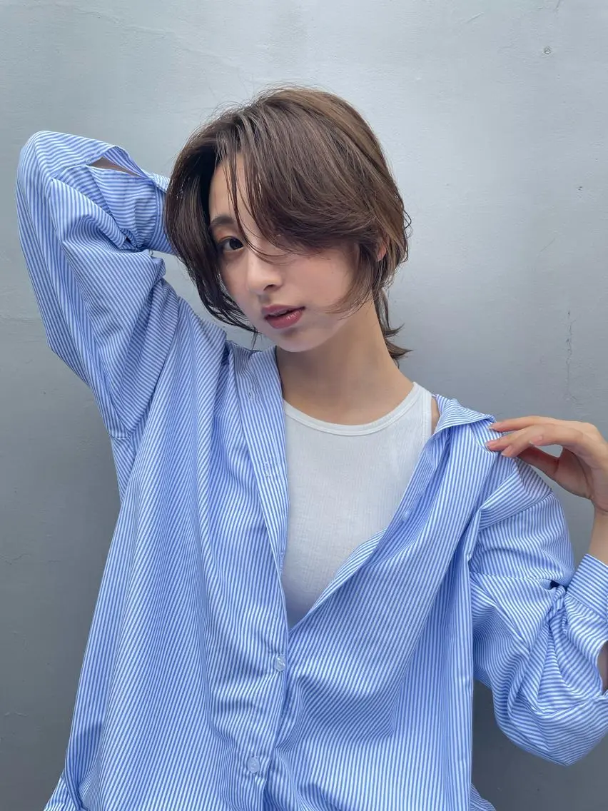 ミディアム カラー パーマ グレージュ ハイライトカラー 顔まわりレイヤー ハイライト レイヤーカット ARISA 学芸大学/海外ヘアのヘアスタイル