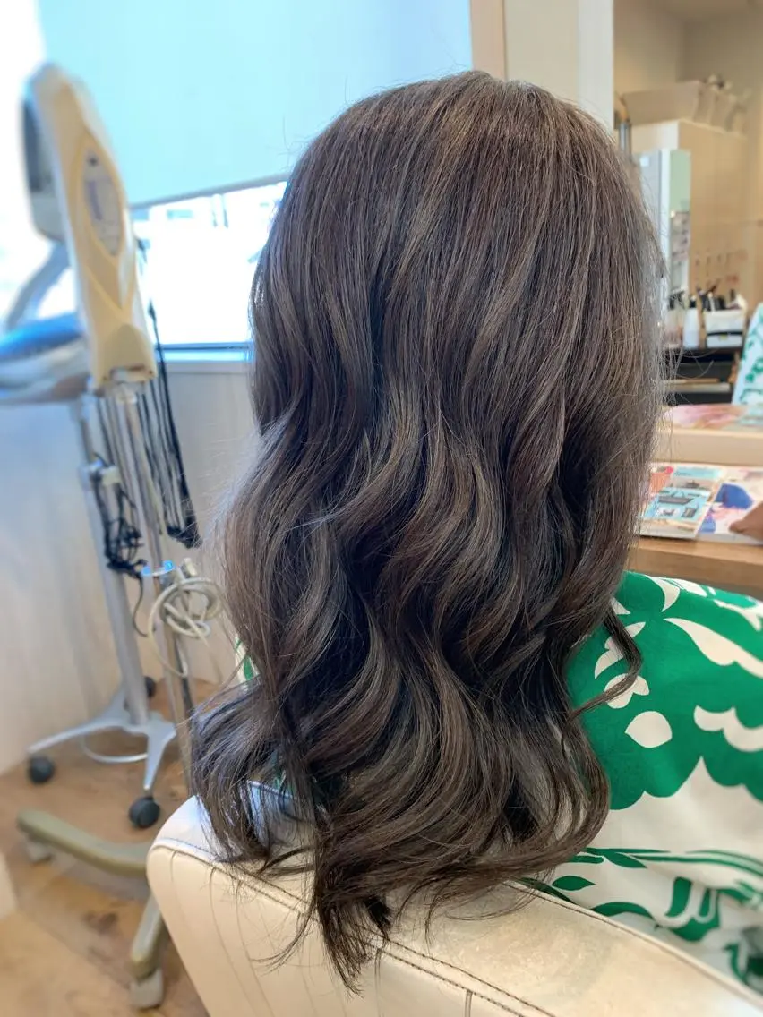 ロング カラー ハイライトカラー ハイライト ヘアカラー NUMBER 天王寺 🌼yuriのヘアスタイル