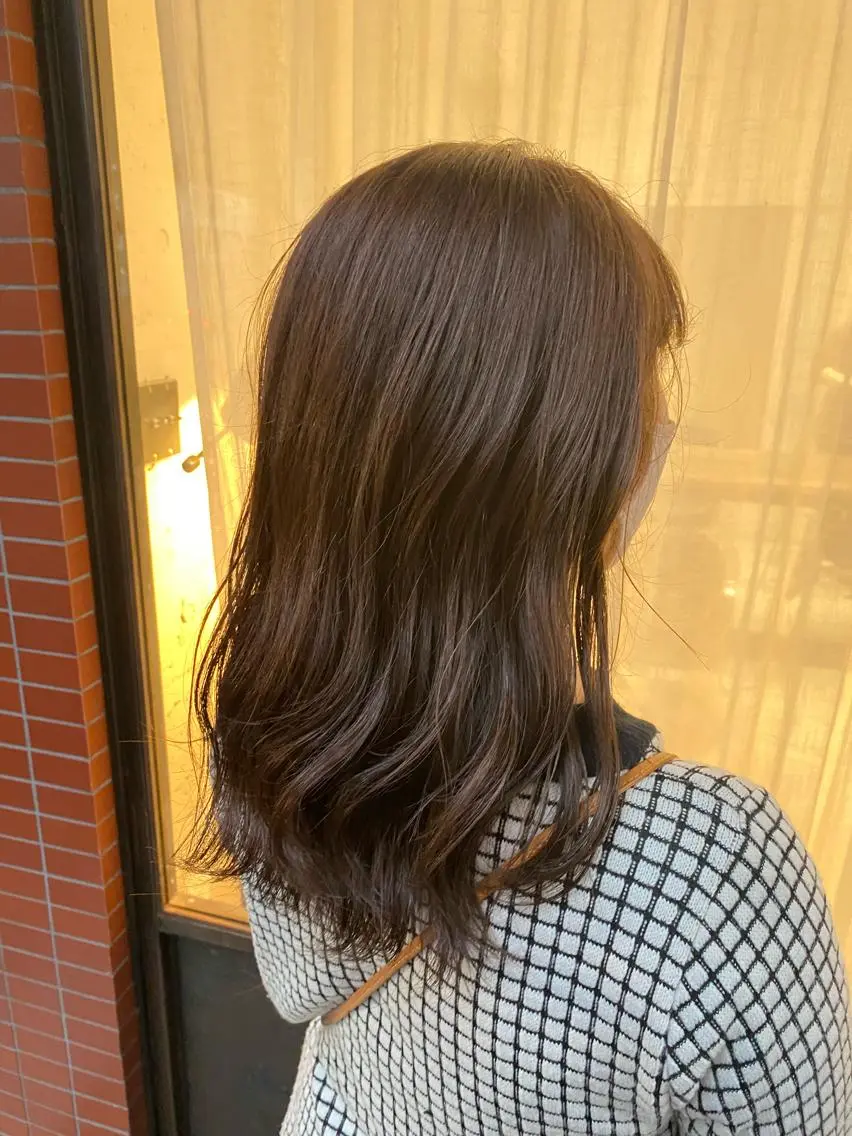 カラー ベージュカラー 関 桃萌果のヘアスタイル