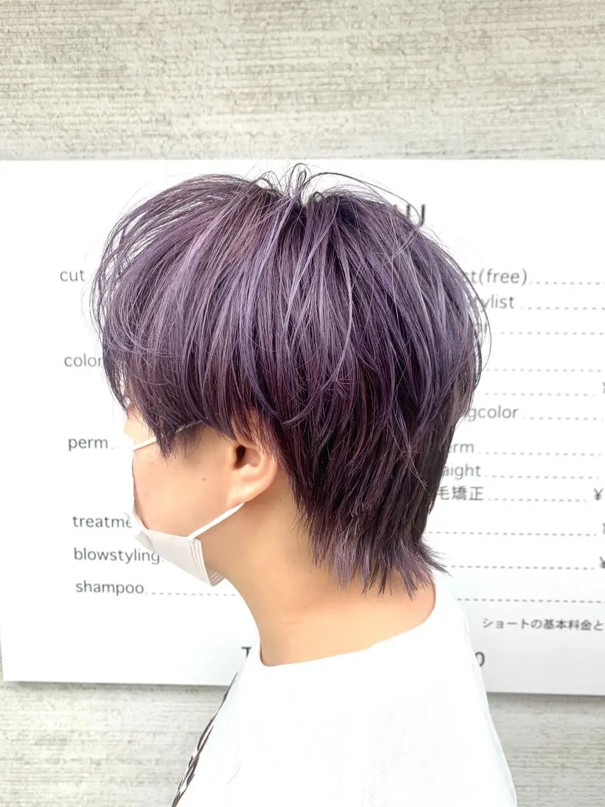 ショート パープルカラー 伸ばしかけ ウルフカット 斉藤大河 カラー/縮毛矯正のヘアスタイル