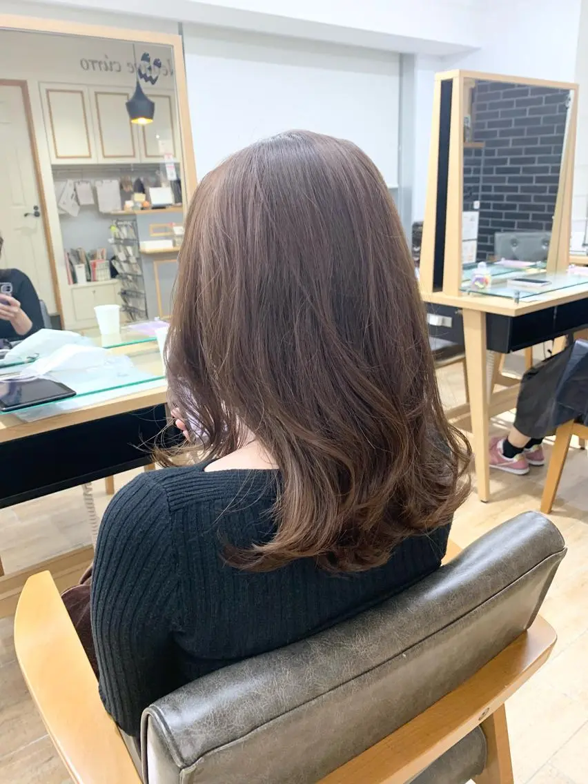 ミディアム カラー パーマ ヘアアレンジ メンズ キッズ ネイル マツエク・マツパ 似合せレイヤー/ 柔らか透明感カラーのヘアスタイル