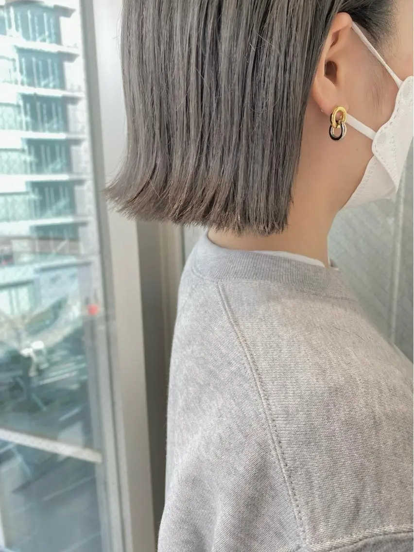 ショート カラー ブリーチ ダークグレー ボブ カット ヘアカラー トリートメント ボブ・レイヤーカット 吉敷航一のヘアスタイル