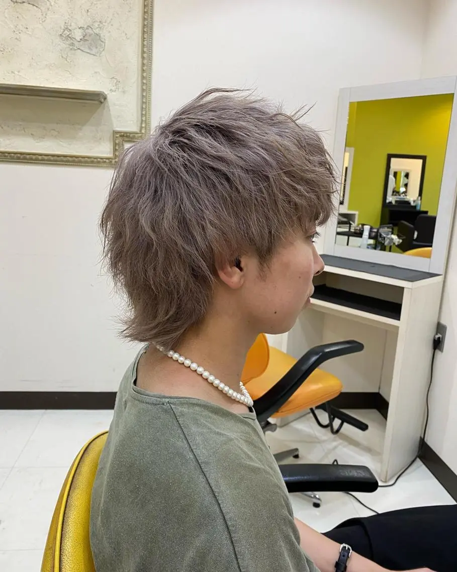 ミディアム カラー シルバー 学生 ウルフカット 🩷Eny terrace🩷のヘアスタイル