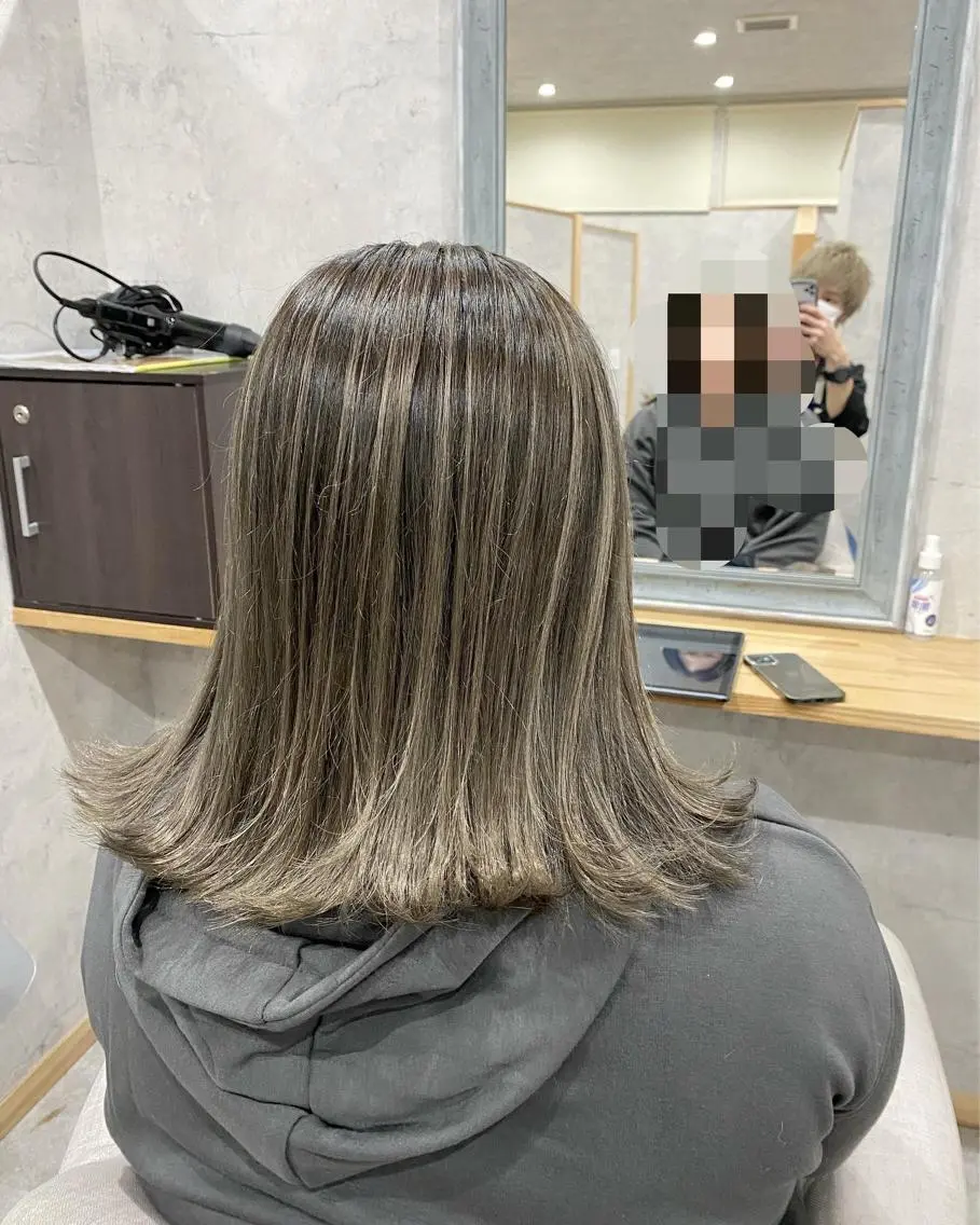 ミディアム ヘアカラー トリートメント ROI 【ロイ】のヘアスタイル