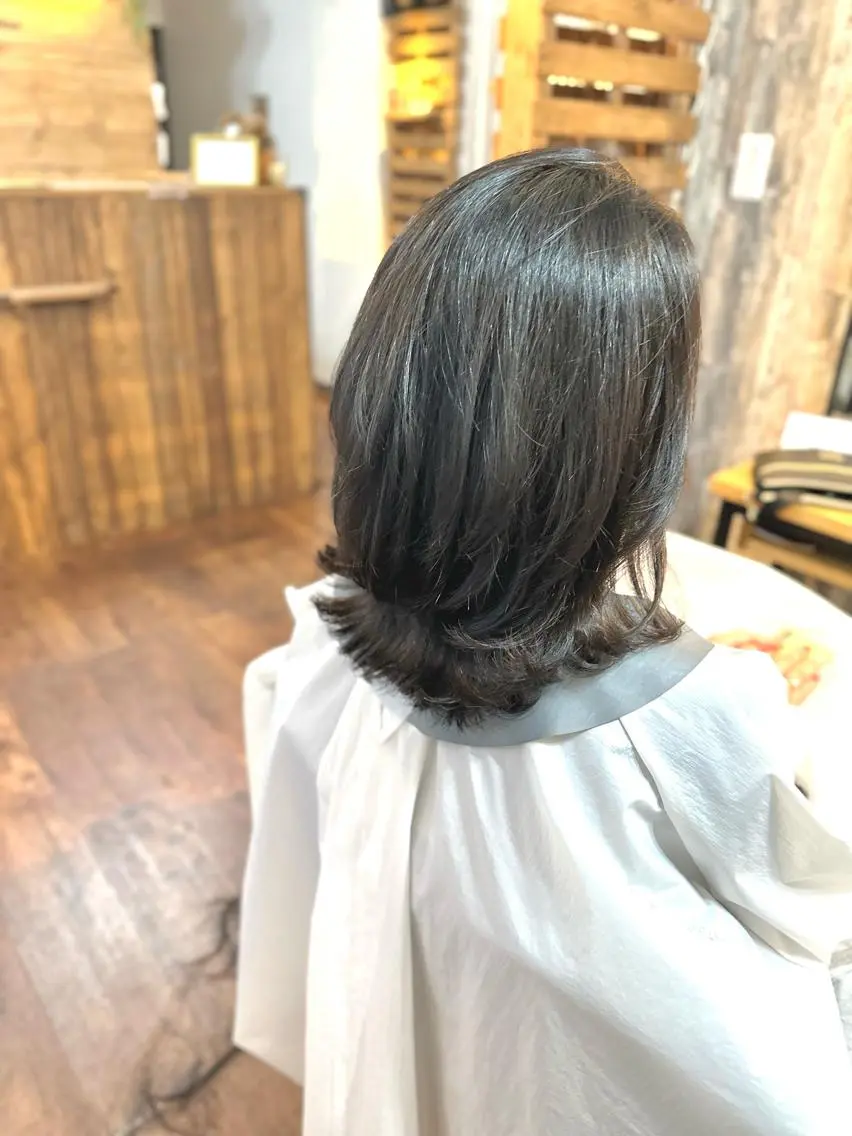 ミディアム レイヤーカット カット Luzir⭐︎ GEN⭐︎のヘアスタイル