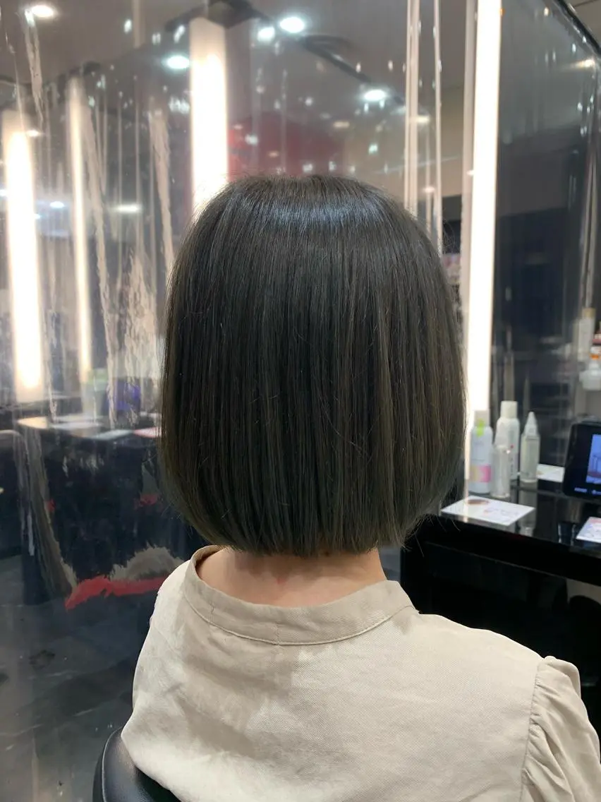 ショート カラー ボブ 艶髪/白髪ぼかし ヘッドスパ/大野結菜のヘアスタイル