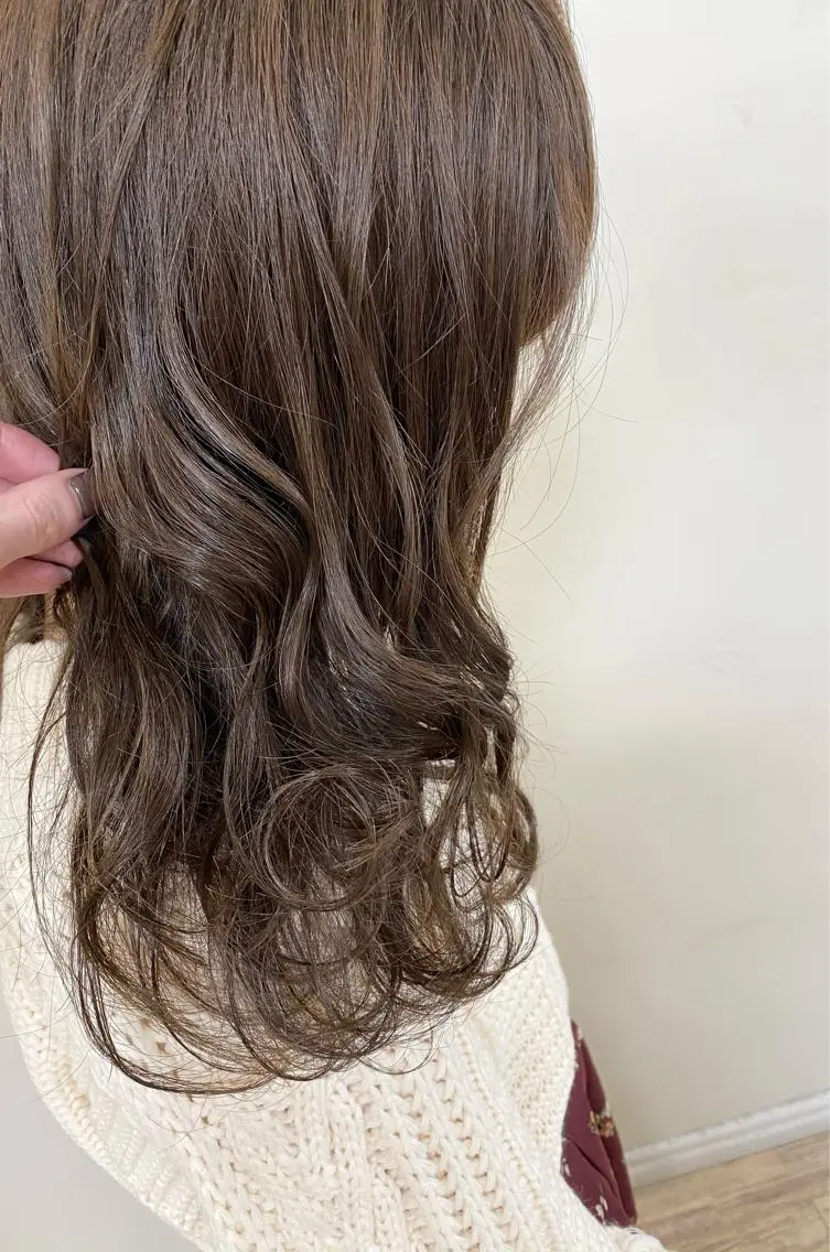 カラー SALOWIN栄 高須大貴のヘアスタイル