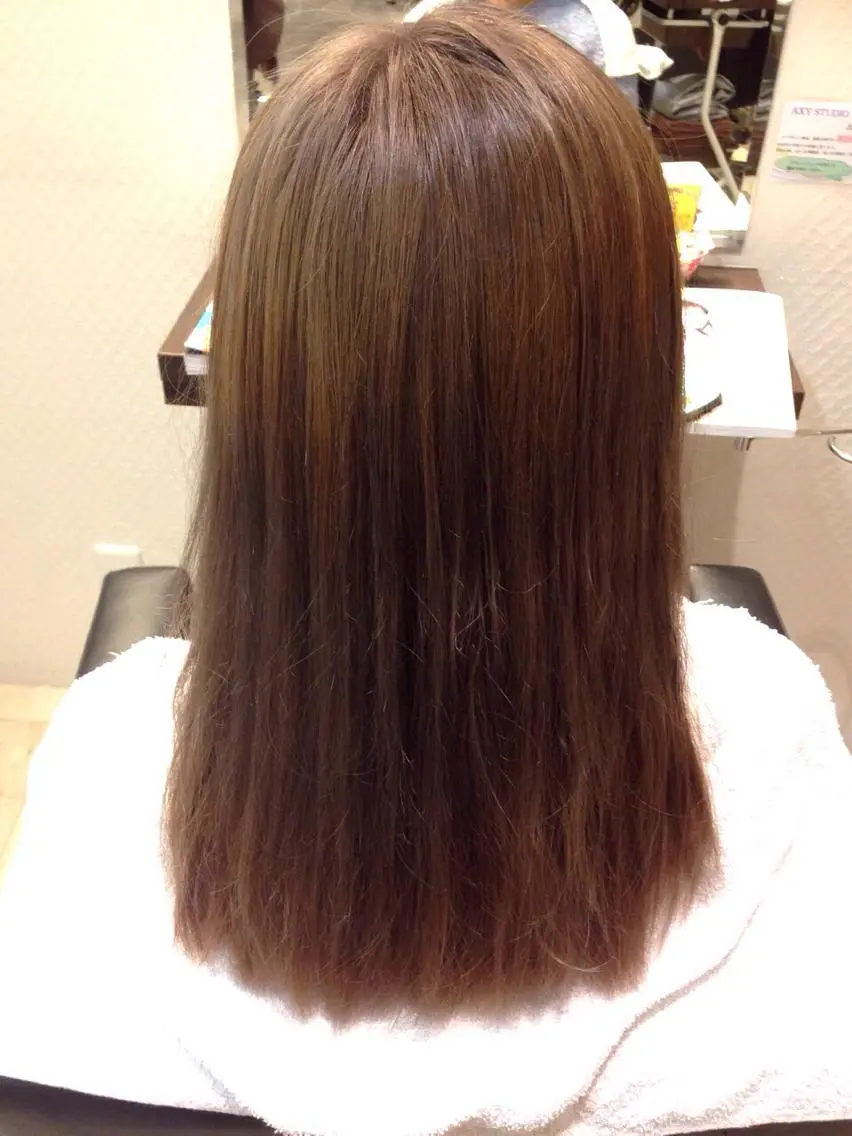 ミディアム セミロング カラー 熊谷 奈菜のヘアスタイル
