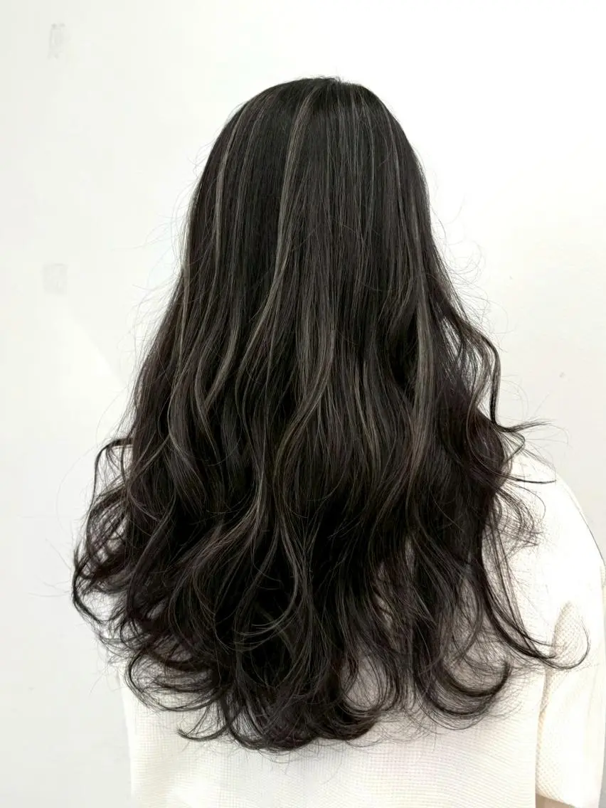 ロング カラー アディクシーカラー アッシュ ブルーカラー ダークアッシュ グレージュ 【公式】amble luxe池袋東口🩷のヘアスタイル