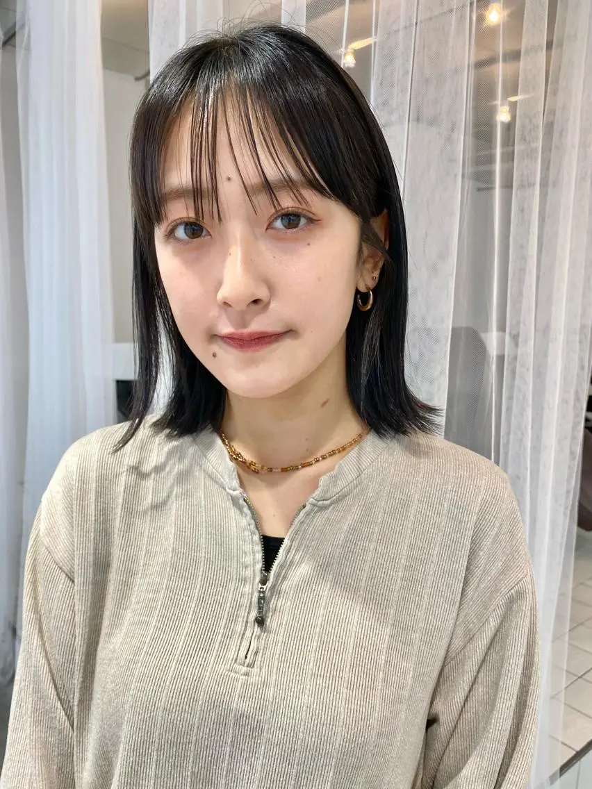 ミディアム サトウ ナナのヘアスタイル