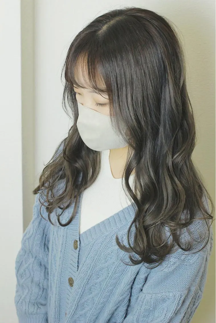 ロング カラー アッシュ ブリーチ グレージュ ヘアカラー 土居 正季のヘアスタイル