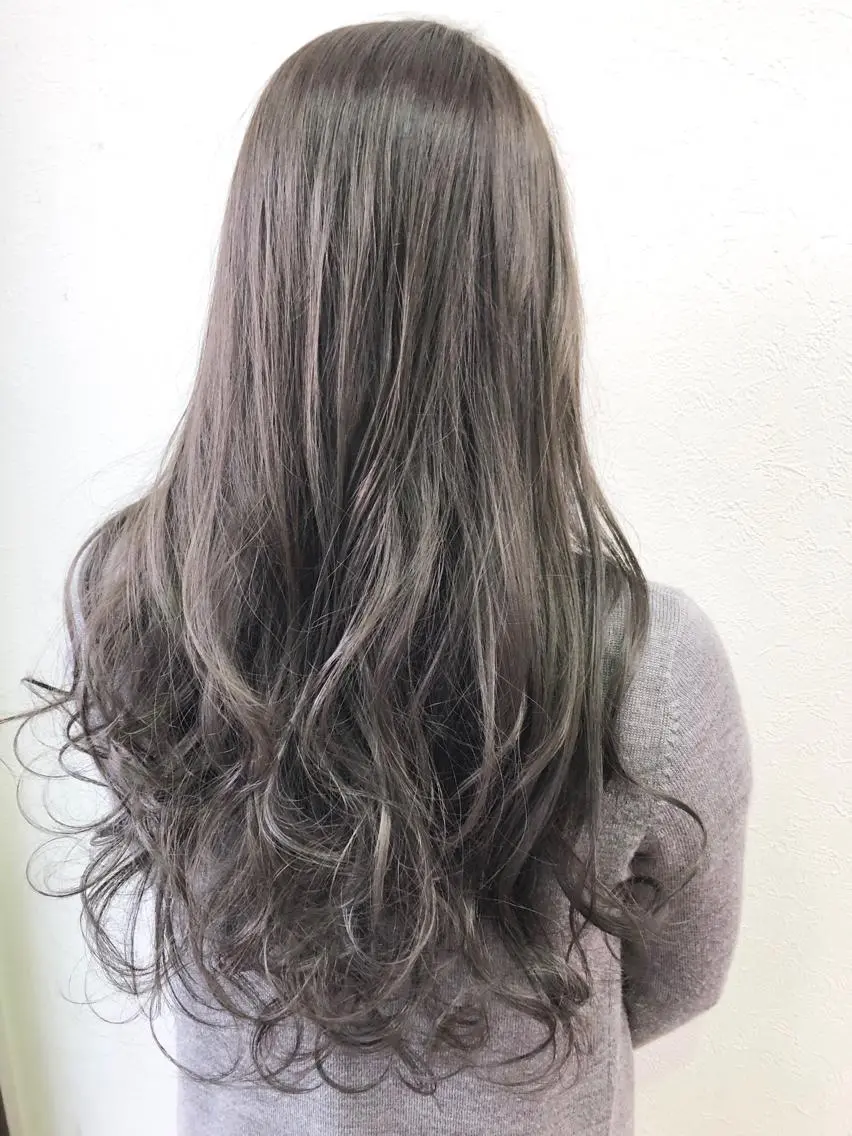 カラー 最高級エクステ /羽エクステ白石宇由のヘアスタイル
