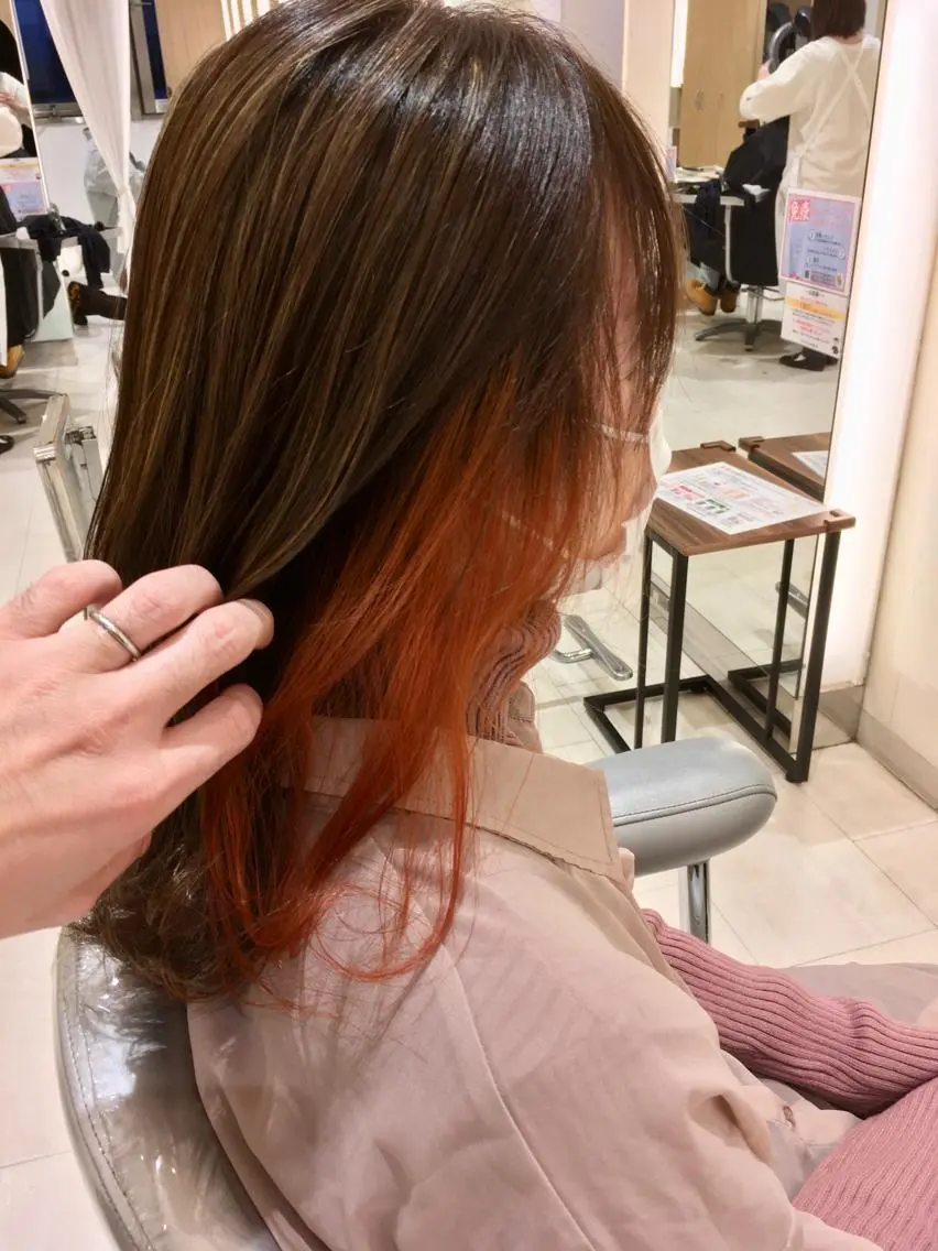 ミディアム カット ヘアカラー トリートメント 森島 雅之のヘアスタイル