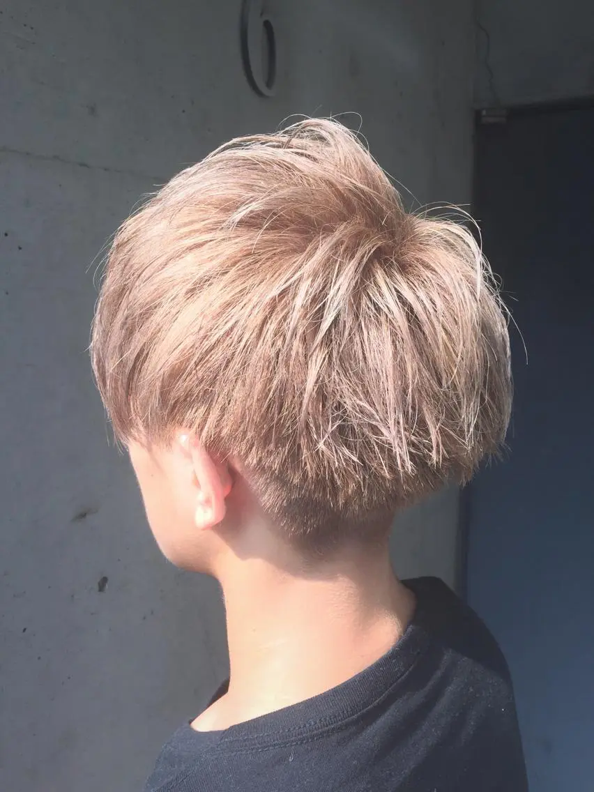 カラー メンズ メンズハイトーン ベージュカラー ハイトーンカラー ハイトーンベージュ 髪質改善/レイヤー ストウシンゴのヘアスタイル