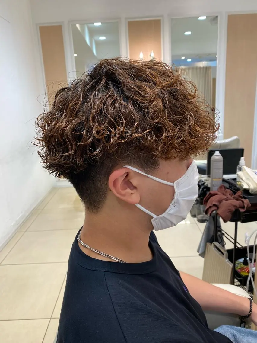 ショート パーマ メンズ カット パーマ メンズ特化型美容師 栗山勇人のヘアスタイル