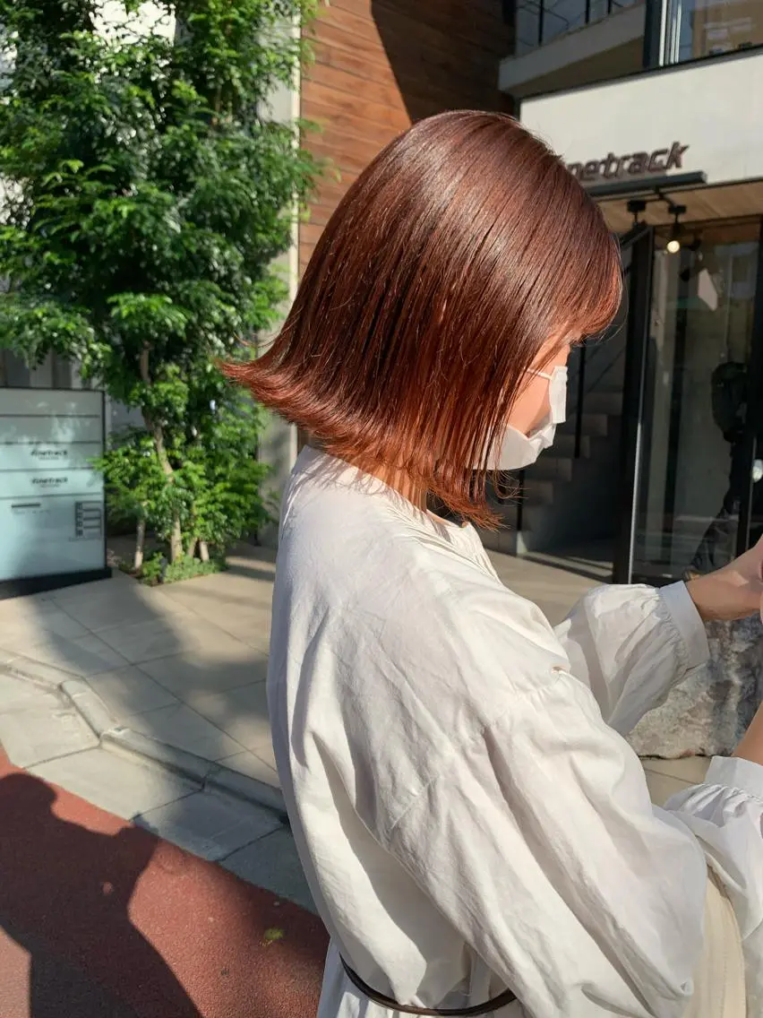 ショート カラー ネイル ハイトーンボブ 前田 表参道　グレージュのヘアスタイル