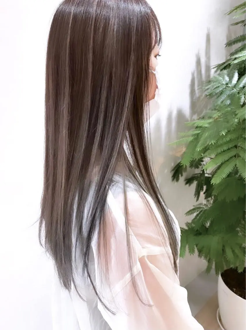 ロング ハイライト／艶カラー 大河シンジのヘアスタイル