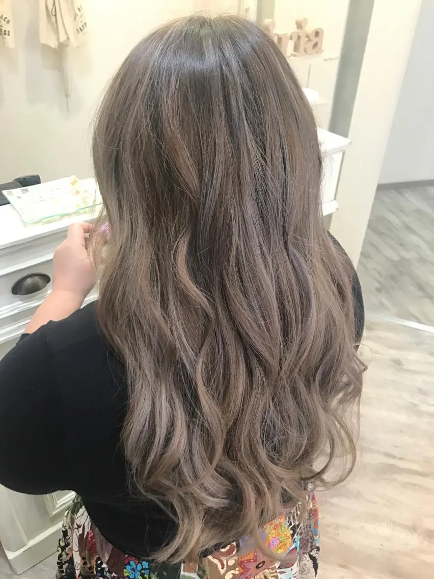 ロング カラー 艶髪🫧髪質改善 縮毛矯正✨影山湧市のヘアスタイル