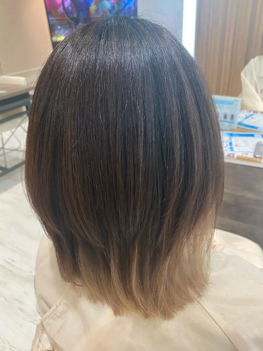 ミディアム トリートメント 酸熱トリートメント 小顔レイヤー/ ベージュ🤍Rieのヘアスタイル