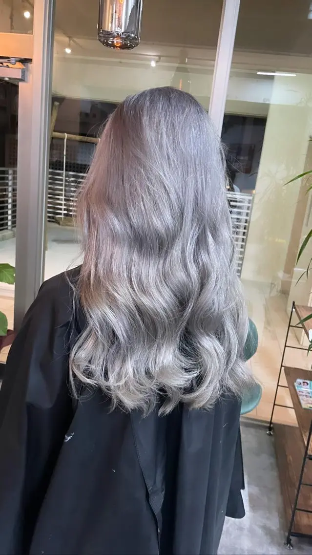 ロング andKおもろまち店 艶ダブルカラー✨のヘアスタイル