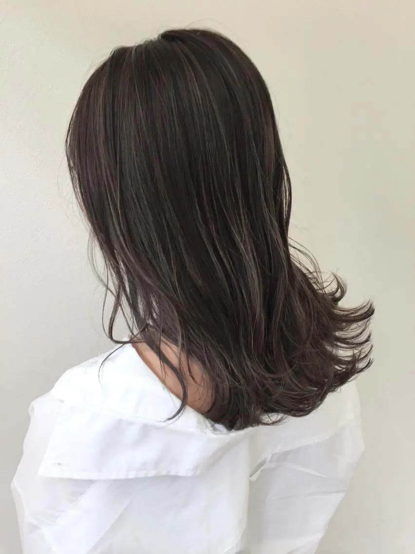 セミロング ハイライト Noe心斎橋 堀田 朋宏のヘアスタイル