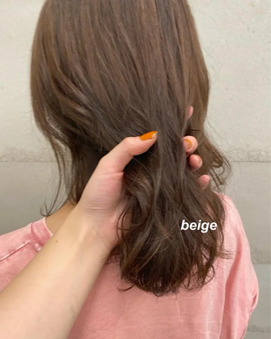 セミロング カット ナガイ アヤのヘアスタイル