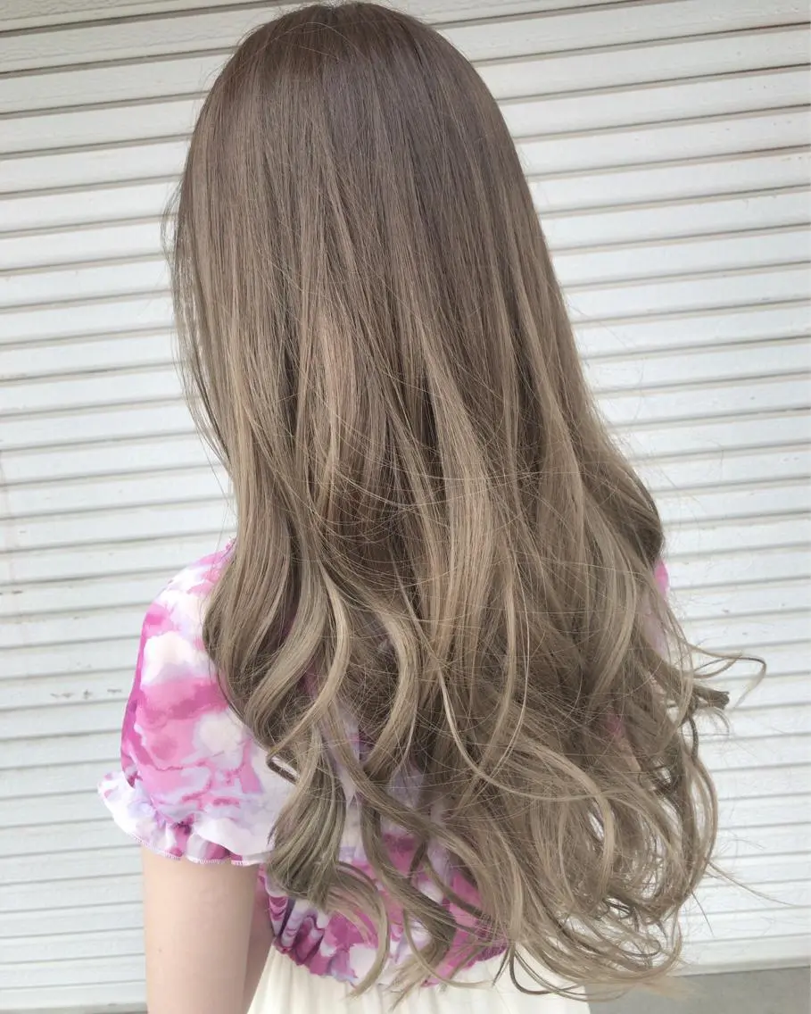 セミロング カラー グラデーションカラー レイヤーカット匠 イソザキノリユキのヘアスタイル