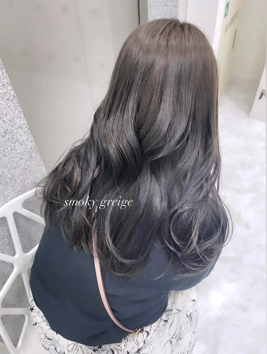 ロング カラー 𝘳𝘺𝘰𝘬𝘢 髪質改善／ブリーチのヘアスタイル