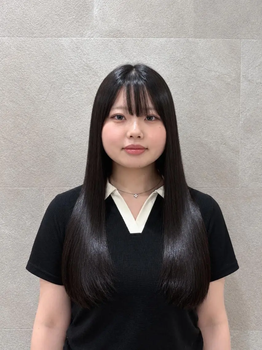セミロング 縮毛矯正 韓国ヘアケアブリーチ 莉奈のヘアスタイル