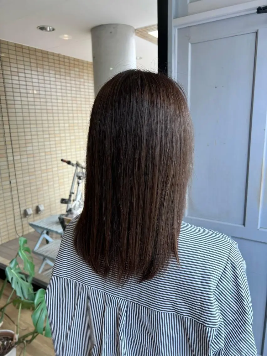 ロング カラー アッシュ ヘアカラー トリートメント ツキダテ ユイのヘアスタイル