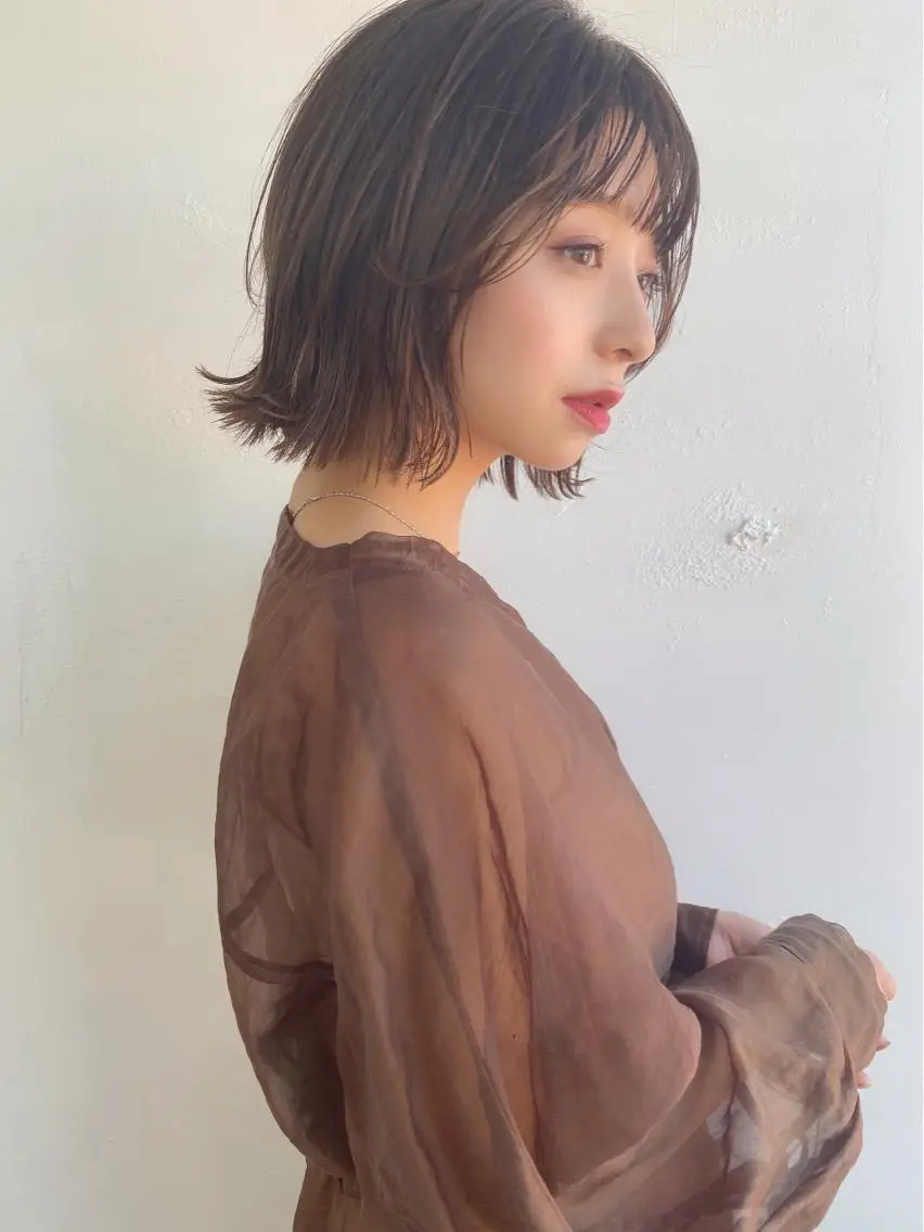 ミディアム くびれヘア くびれレイヤー レイヤーカット 鎌倉 彩のヘアスタイル