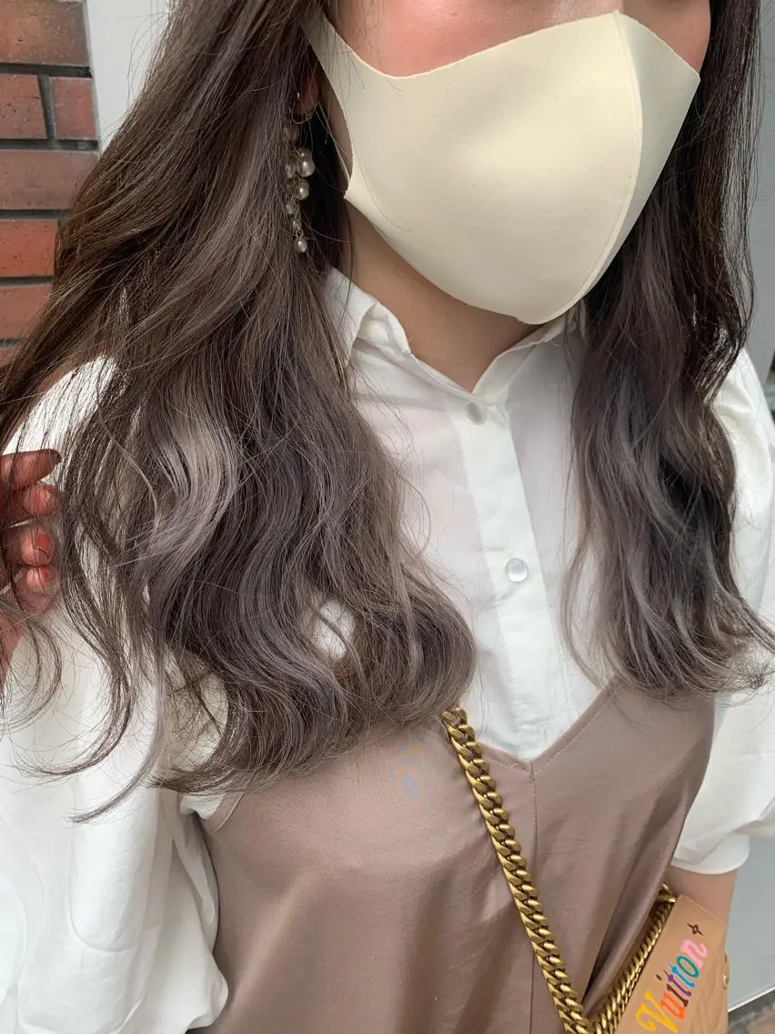 ロング ヘアカラー 大泉 美久のヘアスタイル