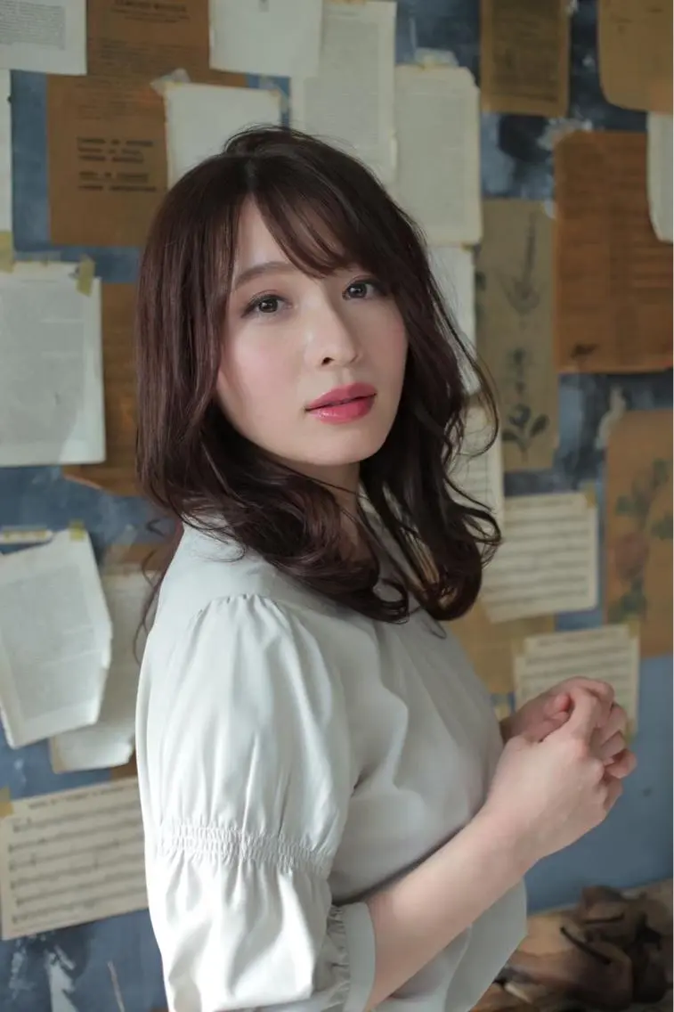 セミロング カラー 貴方に似合うを見つけ ます🌱市川リョウカのヘアスタイル