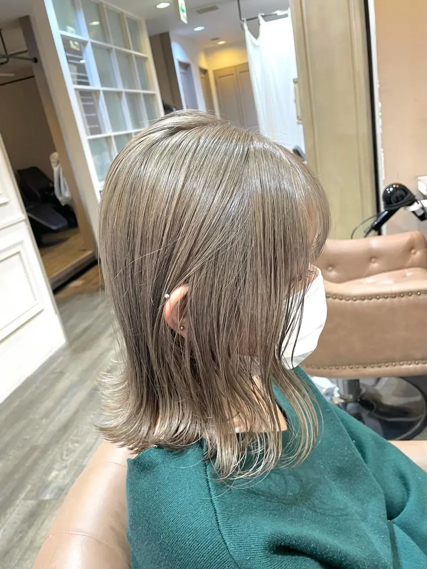 ミディアム カラー ベージュカラー ブリーチ ミルクティーベージュ 沖縄/ヘアアレンジ /ナカノのヘアスタイル