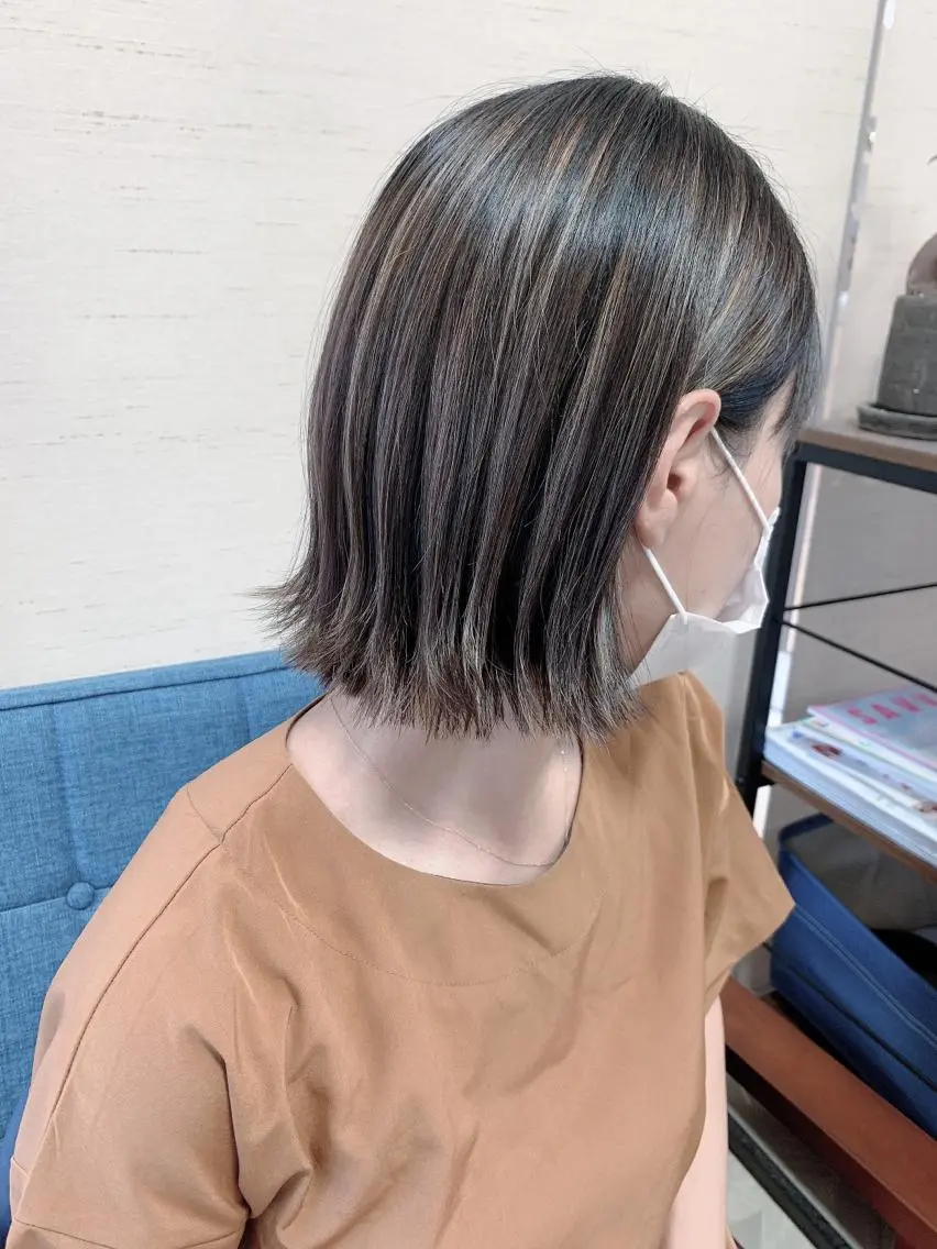 ミディアム カラー ハイライトカラー ボブ ハイライト 外ハネヘア カット ヘアカラー トリートメント Beach 代表 KENTAのヘアスタイル