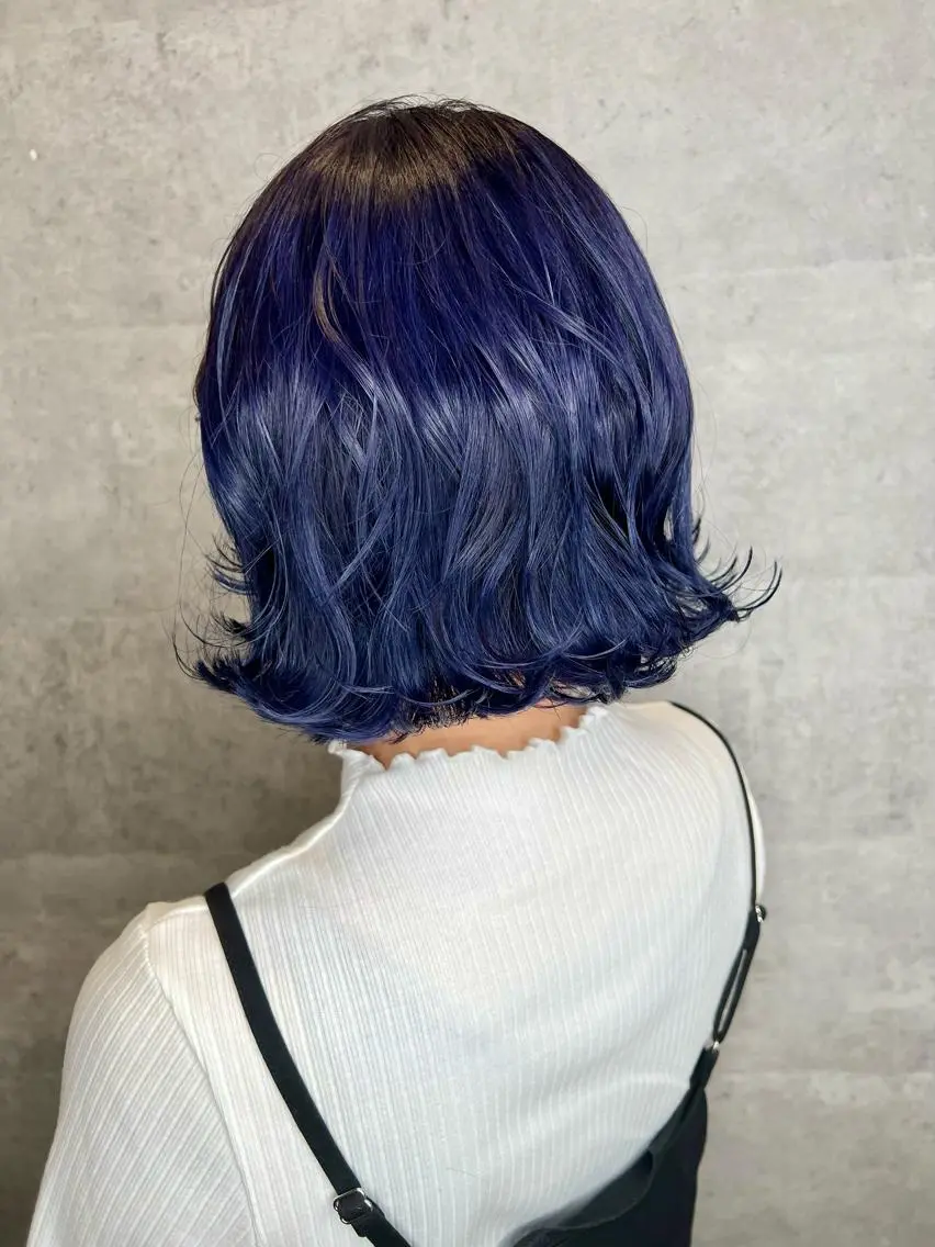 ミディアム カラー ヘアアレンジ ベージュカラー ブリーチ ダブルカラー ミルクティーベージュ ヨシンモリ hiiko顔まわり カットのヘアスタイル