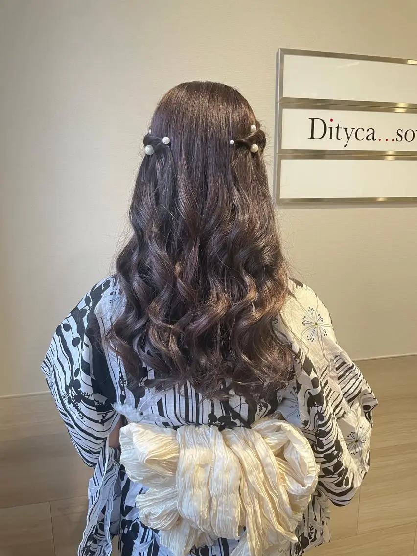 ロング 倉地 更彩のヘアスタイル