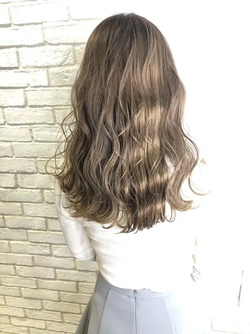 セミロング カラー ブリーチ ケアブリーチ 佐藤 高徳のヘアスタイル