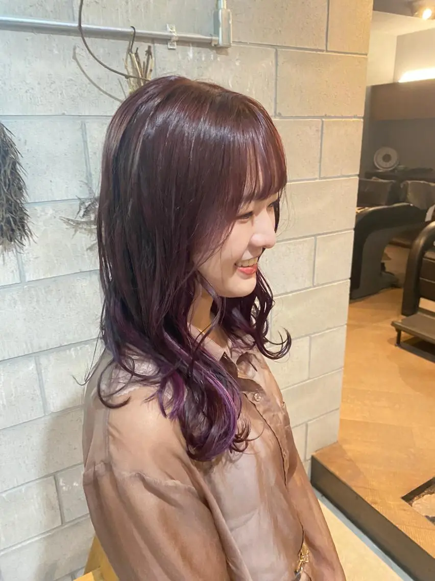 セミロング パープルカラー 艶髪・透明感カラー・ 韓国ヘア・Yuriのヘアスタイル