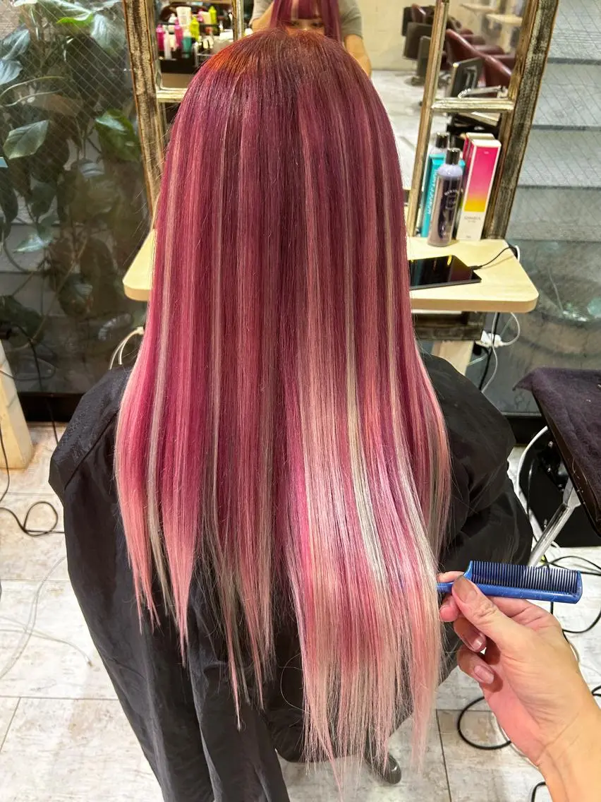 ロング カラー カット ヘアカラー トリートメント エクステ イズ ミのヘアスタイル