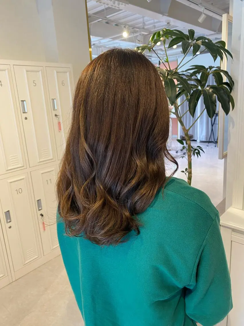 セミロング カット ヘアカラー 梛木 唯のヘアスタイル